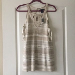 Brandnew White House black market top sz M